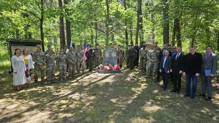 Kadeci z Kalisza Pomorskiego uczcili rocznicę katastrofy B-17