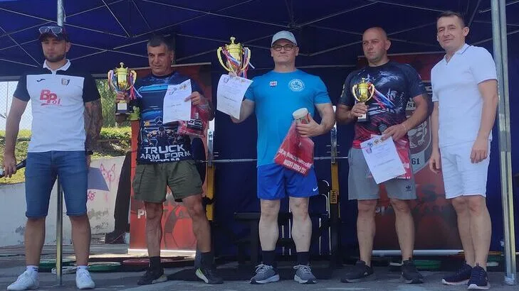 Zawodnicy Stowarzyszenia Rufian Jankowo na podium