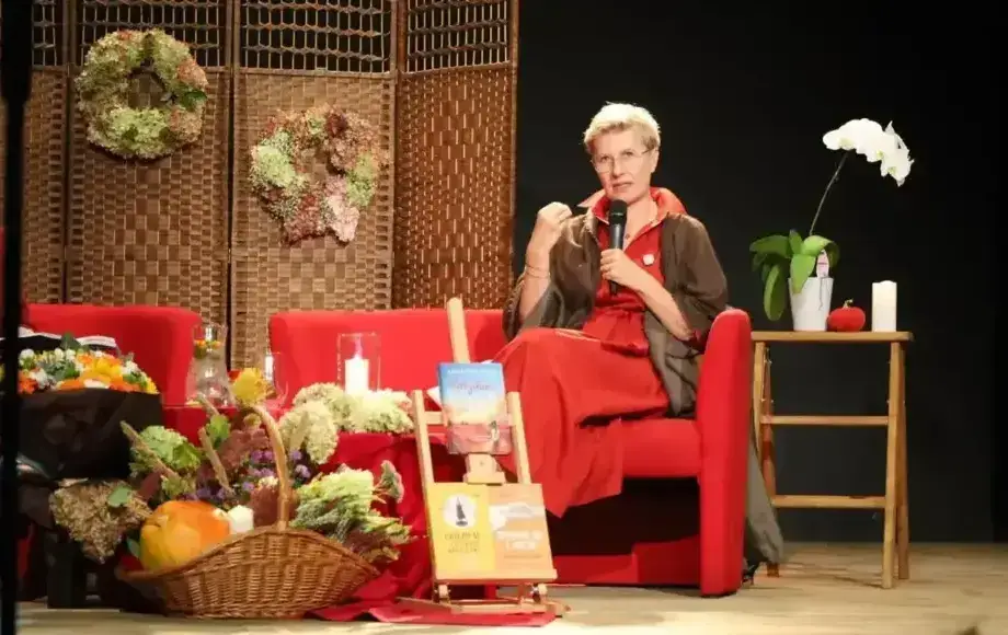 Dr Agnieszka Kozak prezentuje książkę „Odzyskana”