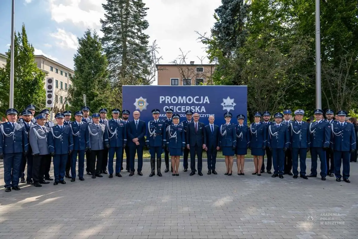 Nowi podkomisarze Policji w Szczytnie. Promocja oficerska w Akademii Policji