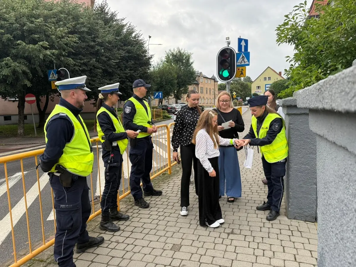 Działania Policji na rzecz bezpieczeństwa w rejonach szkół od 1 września