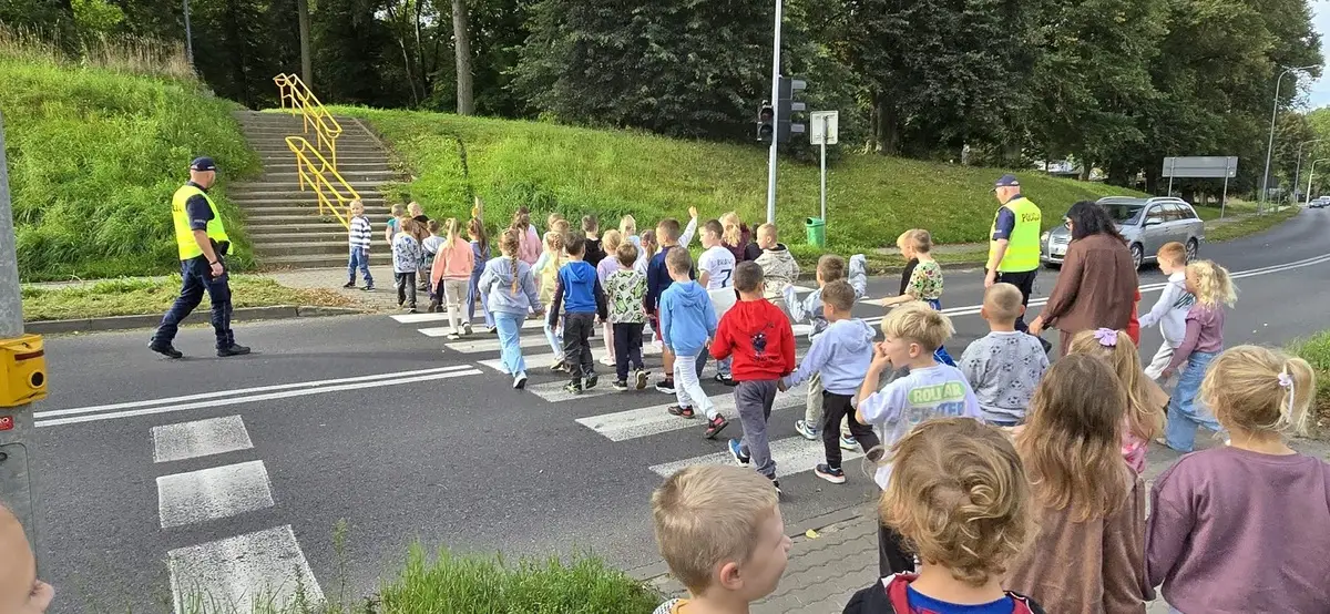 Działania policji na rzecz bezpiecznego dotarcia dzieci do szkół